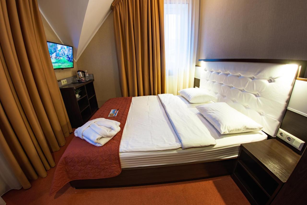Kiev 365 Park Hotel Sofiivska Borshchahivka المظهر الخارجي الصورة