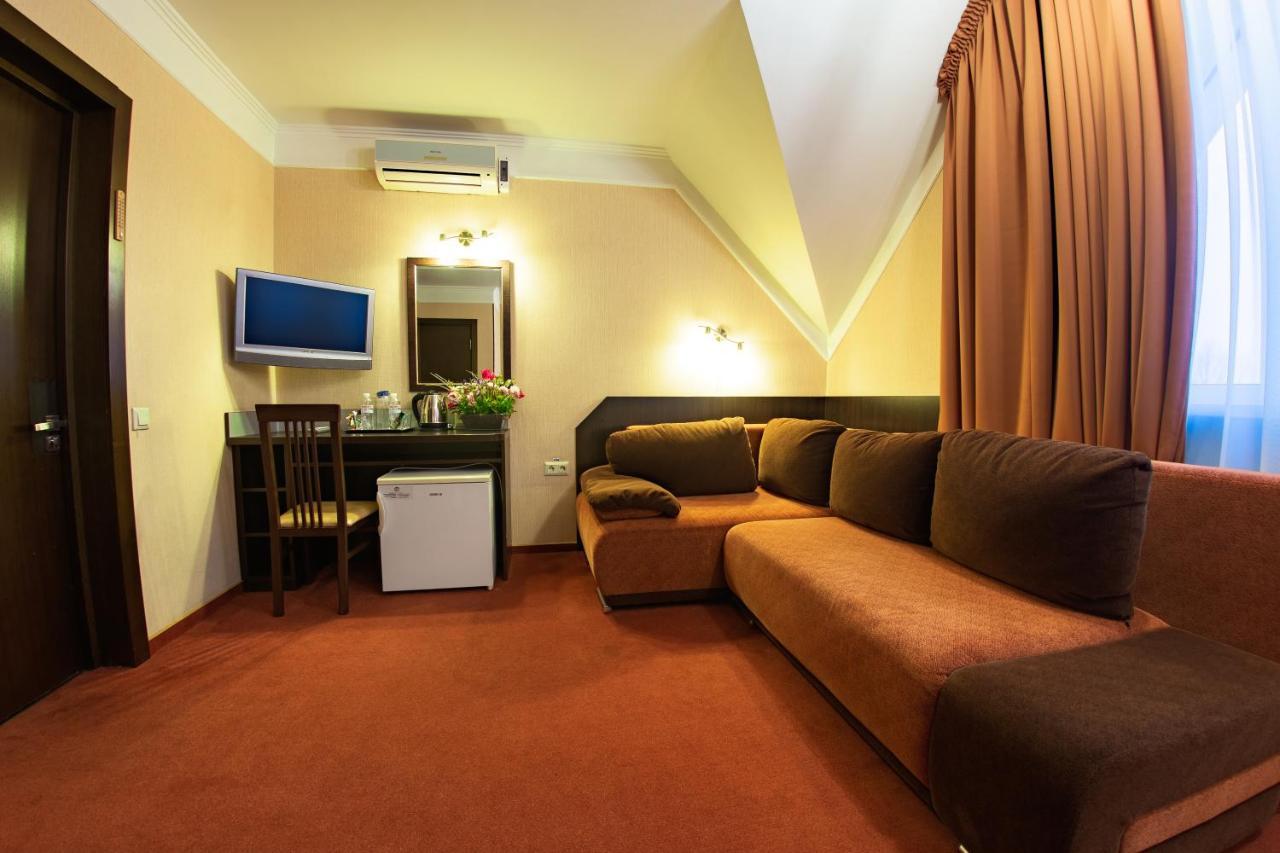 Kiev 365 Park Hotel Sofiivska Borshchahivka المظهر الخارجي الصورة