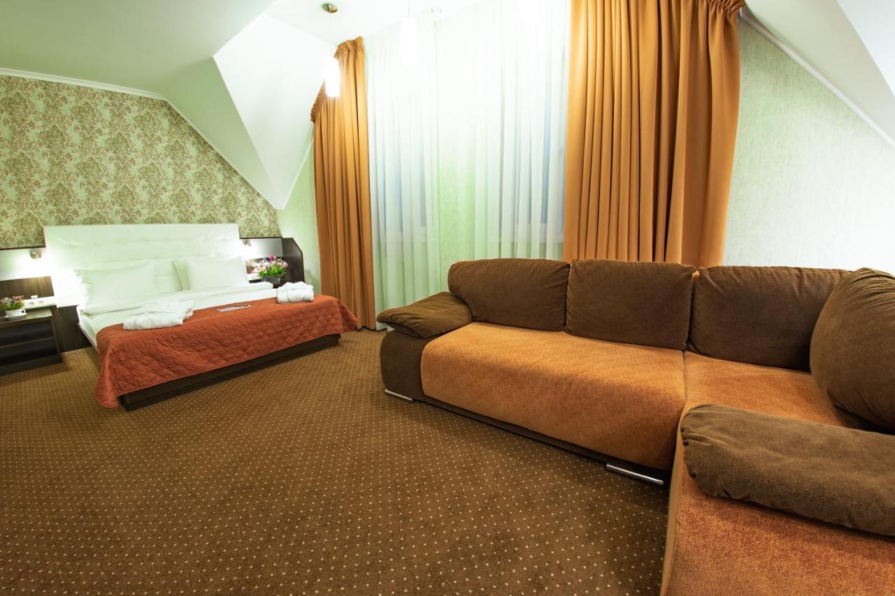 Kiev 365 Park Hotel Sofiivska Borshchahivka المظهر الخارجي الصورة