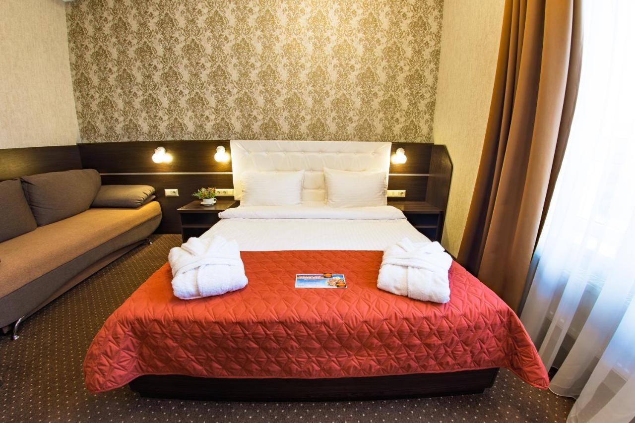 Kiev 365 Park Hotel Sofiivska Borshchahivka المظهر الخارجي الصورة