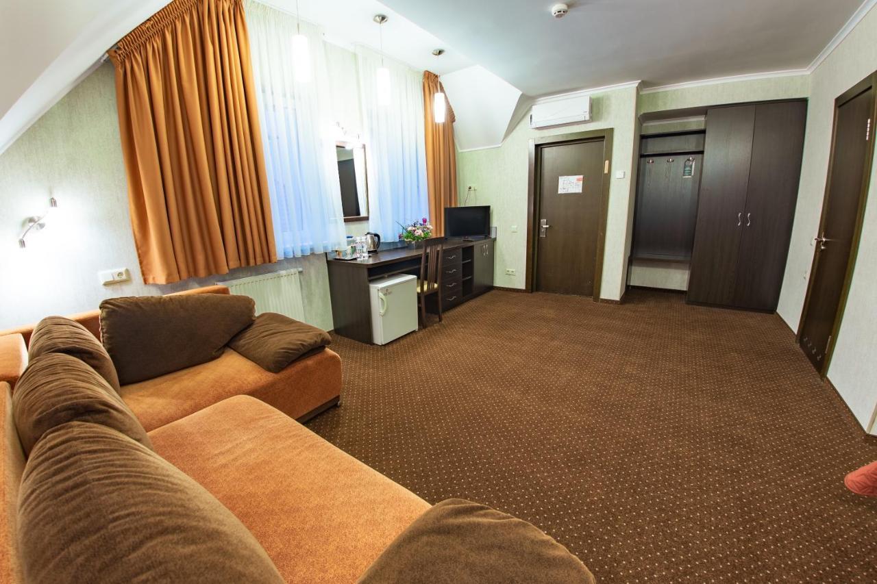 Kiev 365 Park Hotel Sofiivska Borshchahivka المظهر الخارجي الصورة