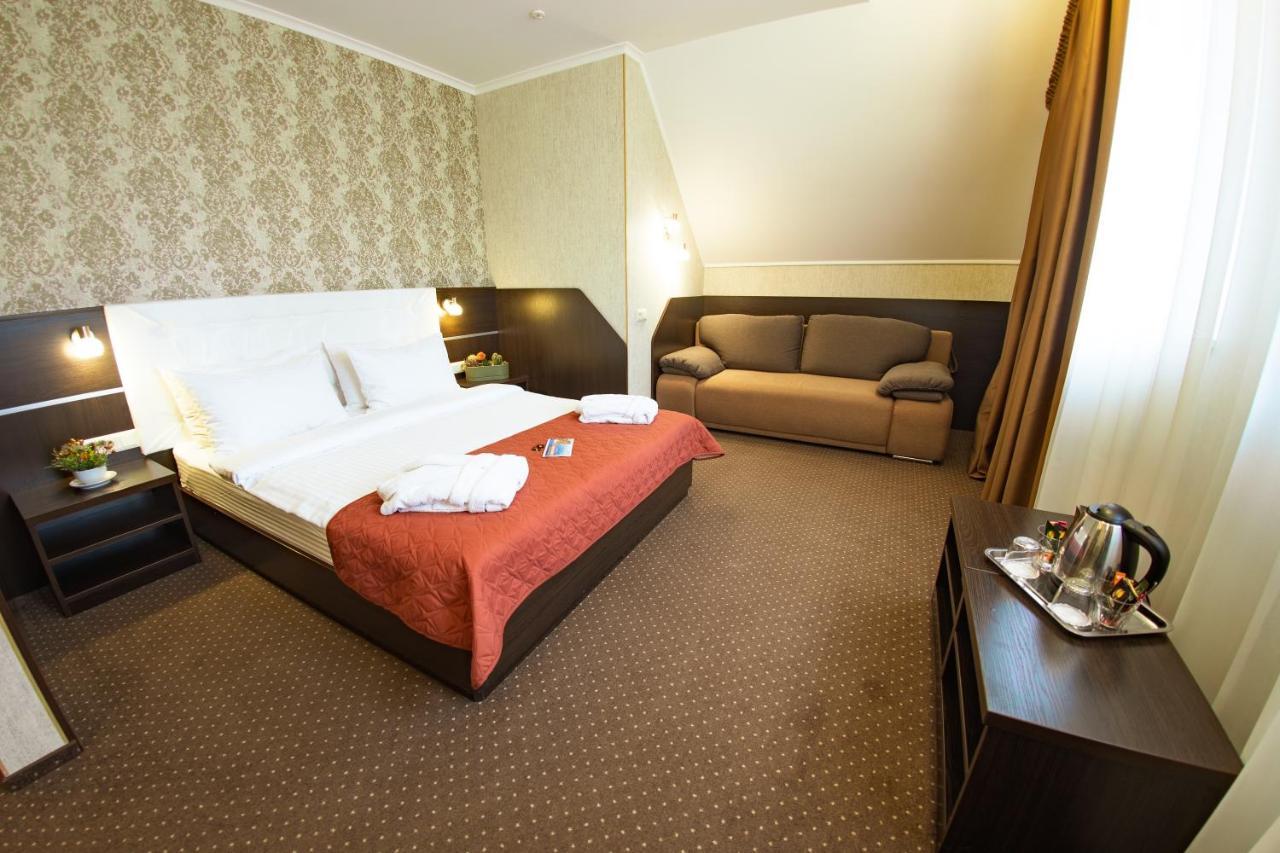 Kiev 365 Park Hotel Sofiivska Borshchahivka المظهر الخارجي الصورة