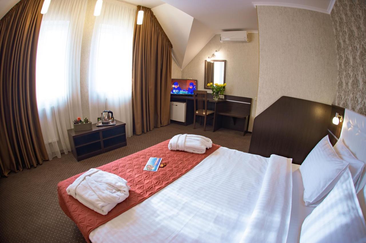 Kiev 365 Park Hotel Sofiivska Borshchahivka المظهر الخارجي الصورة