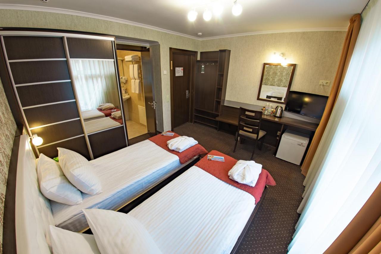 Kiev 365 Park Hotel Sofiivska Borshchahivka المظهر الخارجي الصورة